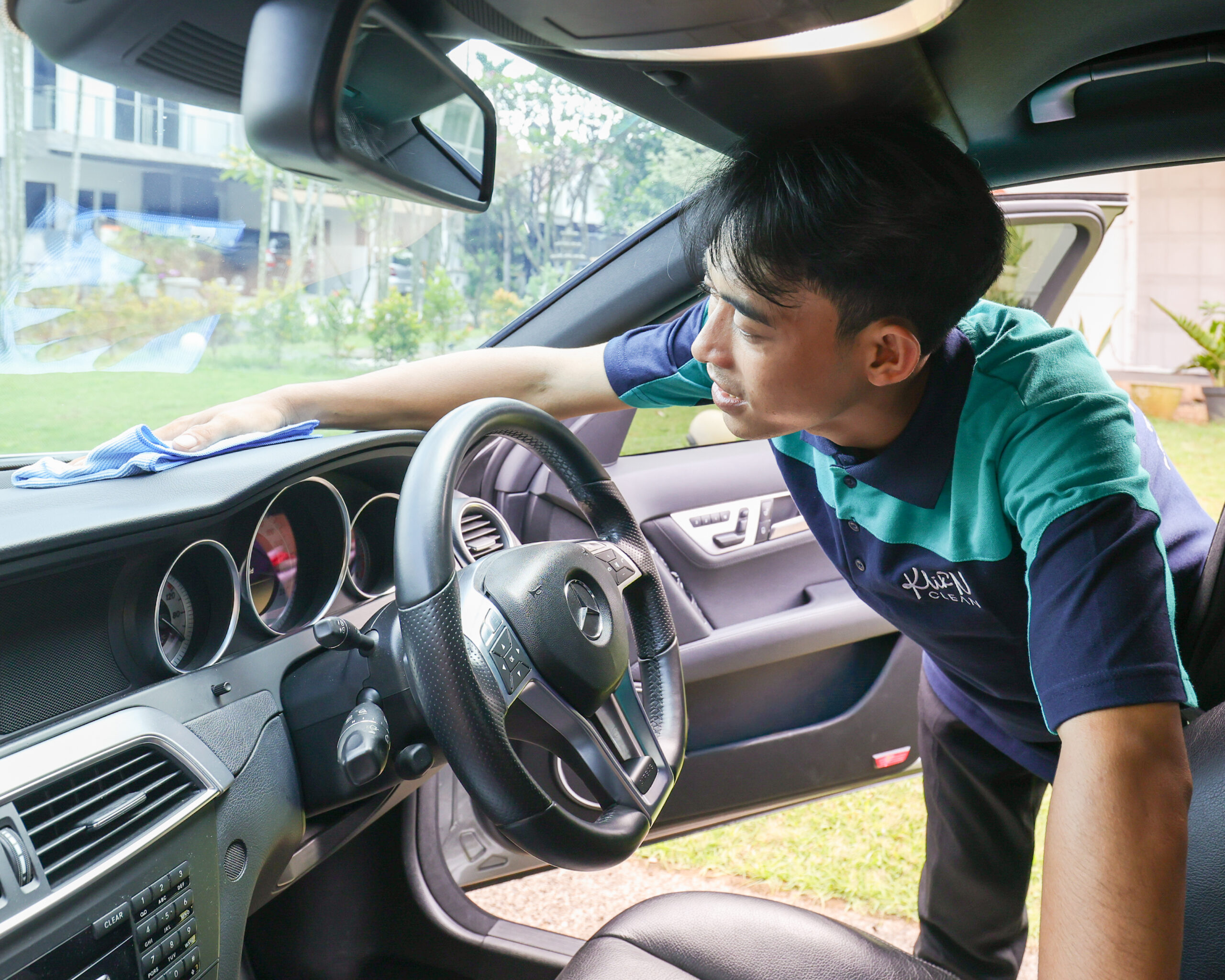 Cuci Mobil Berapa Lama? Ini Estimasi Waktu per Jenis Layanan