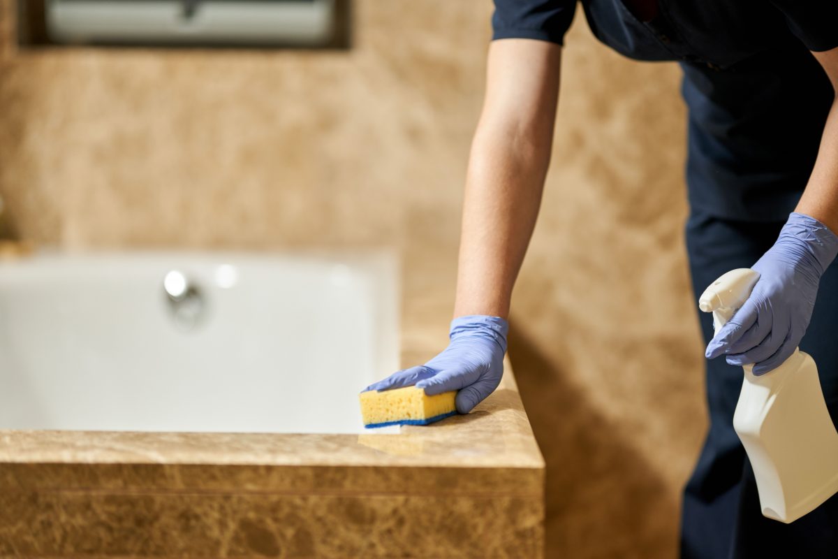 Cara Cegah Jamur di Kamar Mandi Agar Nggak Balik Lagi — Bukan Cuma Disikat