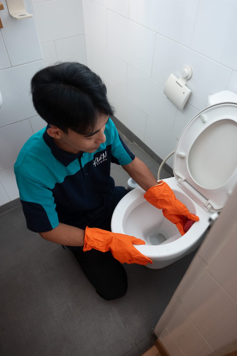 Tanda Kamar Mandi Kamu Butuh Deep Cleaning Profesional — Jangan Sampai Diabaikan