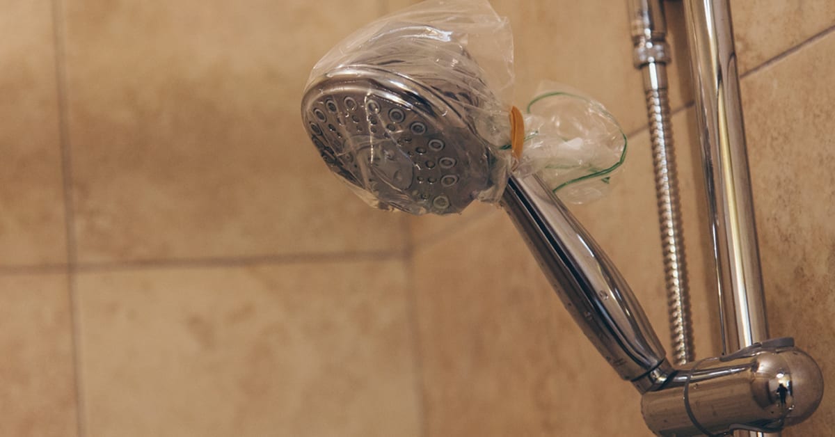 Cara membersihkan shower head