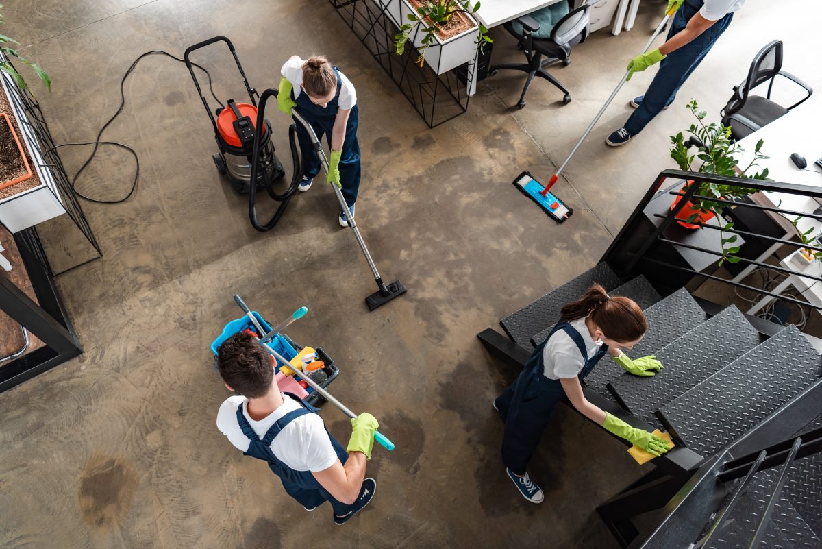 Perbedaan Deep Cleaning dan General Cleaning: Kapan Kamu Butuh Masing-masing?