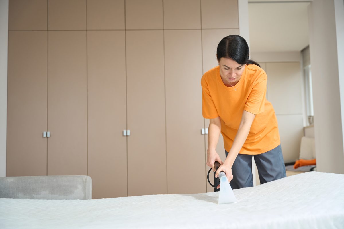 Cara Bersihin Kamar Tidur yang Bener — Biar Tidur Makin Nyenyak