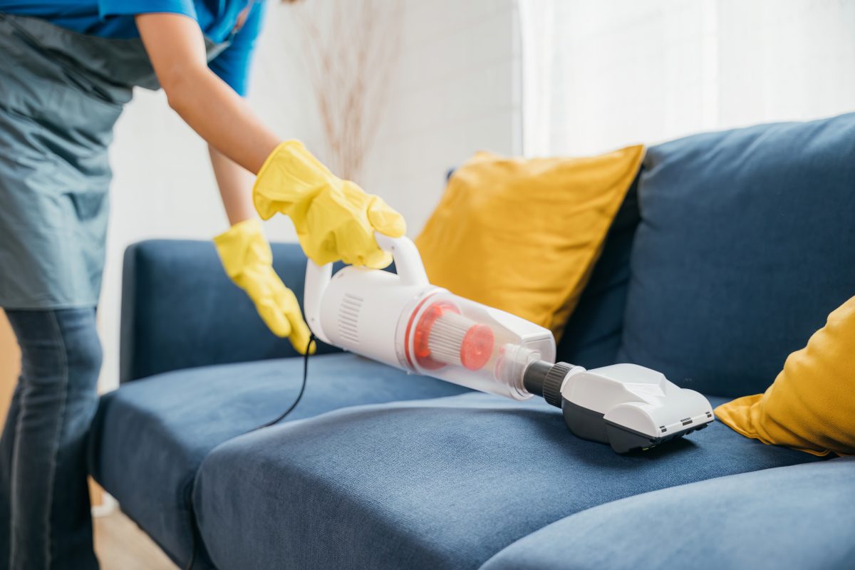 Yakin Sofa Bersih? Kenalan dengan Hydro Cleaning Sofa